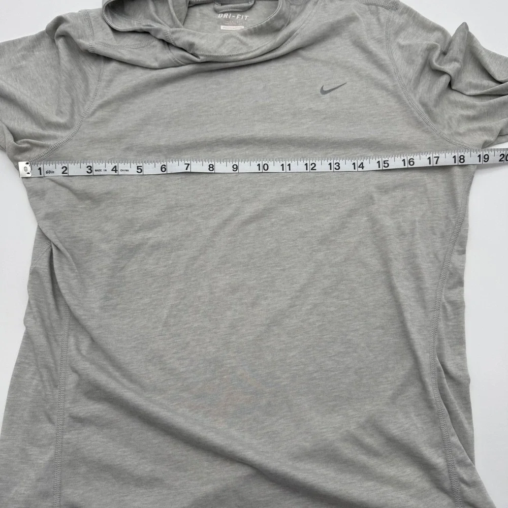 Nike Running Dri-FIT Lightweight Hoodie Gray Long Sleeve‎ Pullover Womens Large
